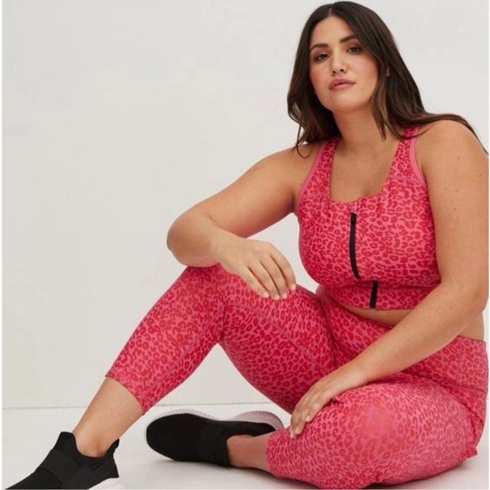 Torrid Active Zip-Front Sports Bra & Legging Set – Pink Leopard, Size 1